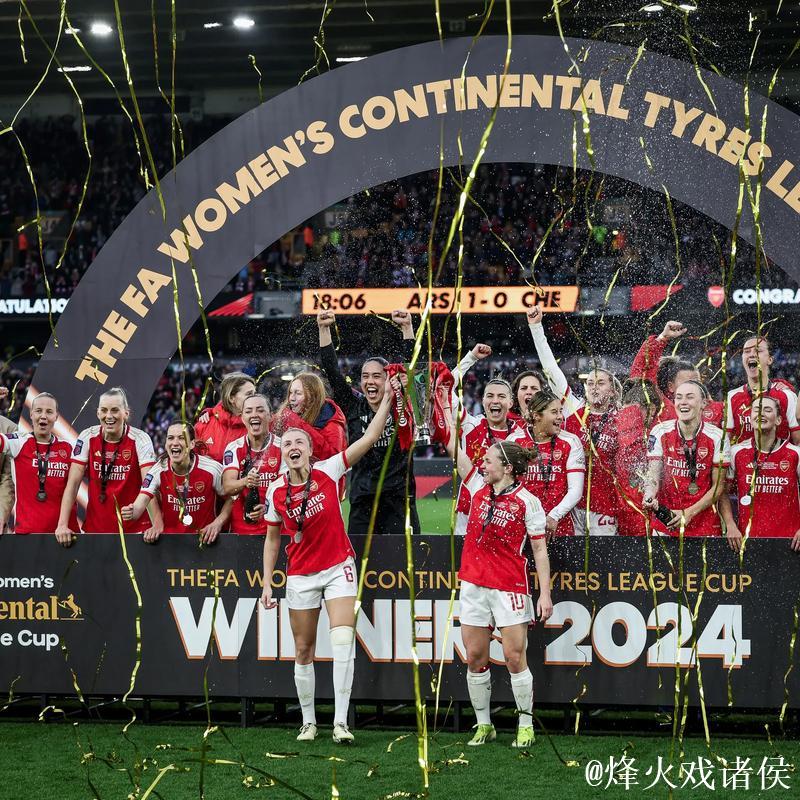 贡献3球1助!阿森纳官方:埃泽领取队内11月最佳球员奖杯 贡献3球1助!阿森纳官方:埃泽领取队内11月最佳球员奖杯