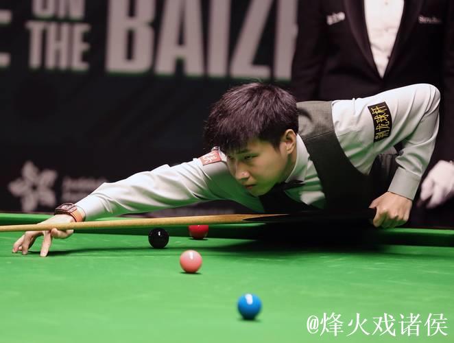 斯诺克沙特大师赛：赵心童零封对手，斯佳辉战胜吴宜泽